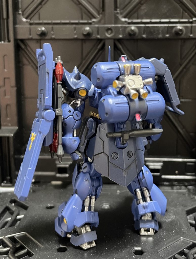 ギラドーガは2体目ですので、組立ても慣れた感じで進められました。改めて、塗装の時に分割されていて欲しいパーツが分かれていて、塗装し易いなと感じました。