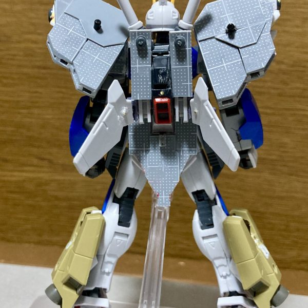 久しぶりにガンプラを弄っています。F91を芯にして、大好きなフォーミュラ世代の技術を色々組み合わせた機体を作りたいと思ってます。とりあえずやりたいギミックは積めたので、あとはなんとか見れる程度まで見た目を整えてきたいです。（3枚目）