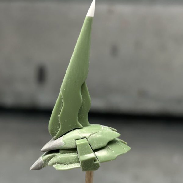 何故か誰も作っていないフルハッチオープン状態のクシャトリア製作中です。股フレームはジャンクパーツでそれらしく自作しています。顔も好みな感じに…。（7枚目）