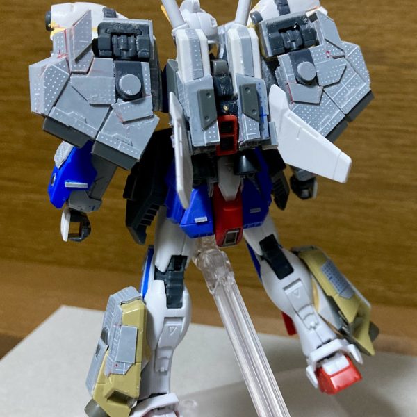 HGUCガンダムF91を改造中。ビームシールドをハードポイントに付けられるようにして、これでやりたいギミックは盛り込めたので、後は出来る限りディテールを加えつつ、パテで隙間を整えてサフに移行していこうと思います。（3枚目）