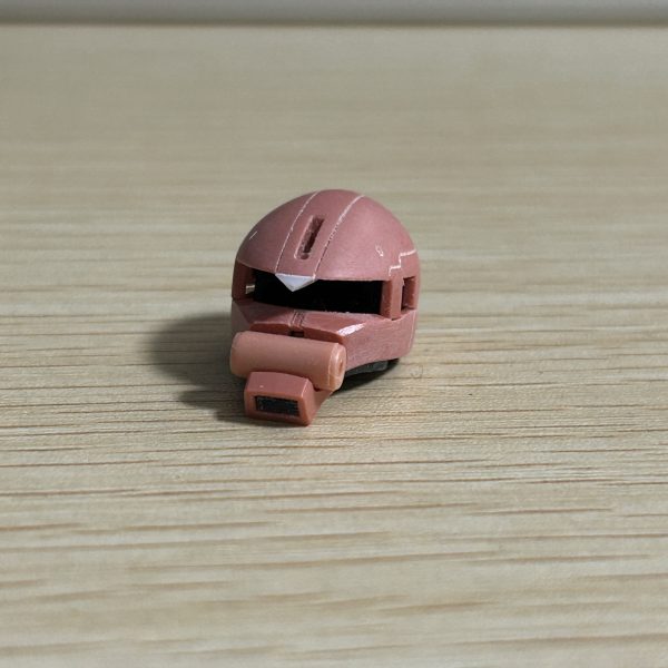 追加スジ彫りと、ひさし部分を改修して凛々しい顔にしてみました。（2枚目）