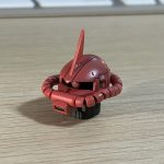 追加スジ彫りと、ひさし部分を改修して凛々しい顔にしてみました。