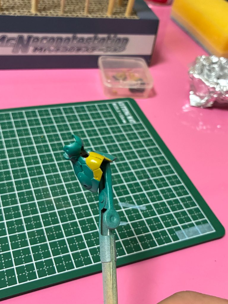 黄色の水性ホビーカラーがサフのうえて発色してくれるか不安でしたが、一発でまぁいいやとおもえるくらい発色してくれました