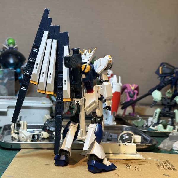 雨の日はデカール貼りついでに「オプションパーツセット・フィンファンネル」をパチ組。（2枚目）