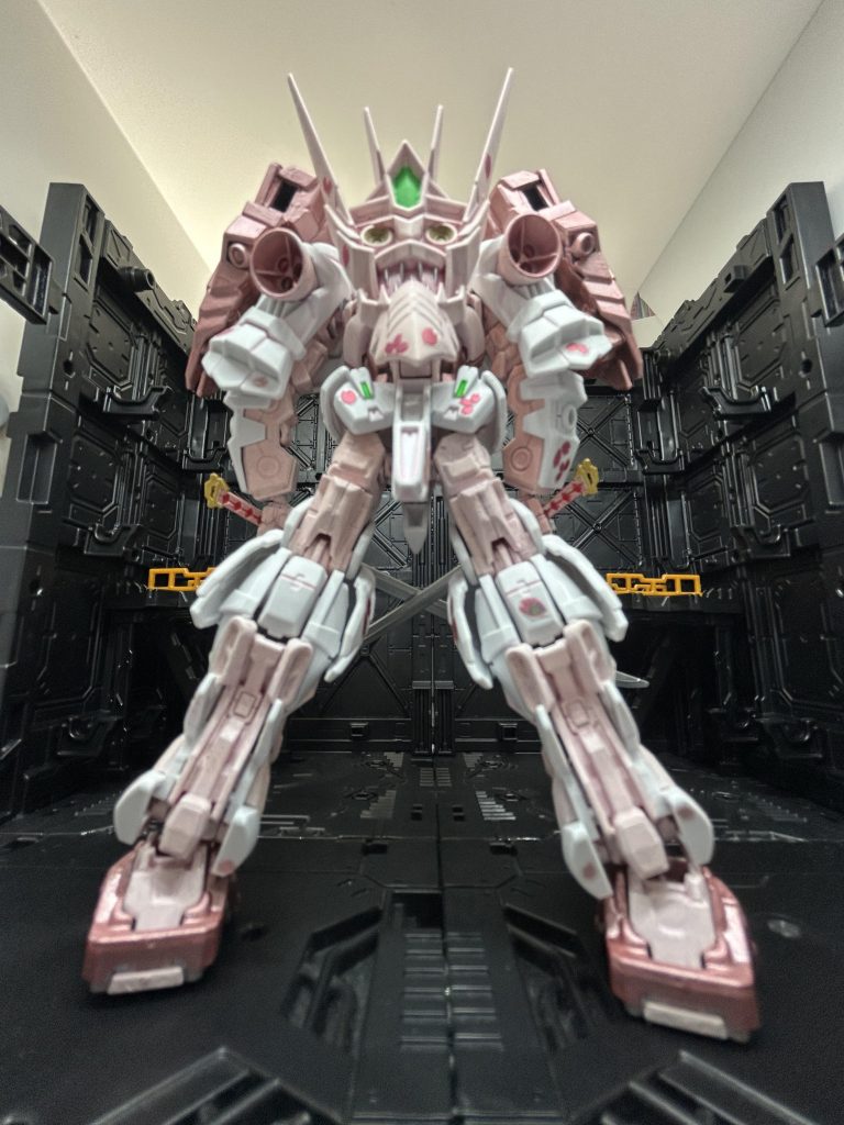 桜シールはいつもの100均です刀の柄を塗るのが1番の苦行でしたね笑