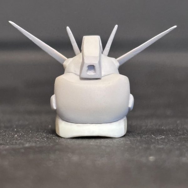 フルアーマーZZ verカトキにHGUC ZZを寄せて行こうの第6週です。果てしない表面処理‥。そろそろ次に進みたくなったので塗装直前の写真（正面、側面、背面）です。4枚目は頭身チェック。胴体も果てしない改修作業になりそうですなー。カトキverは頭が埋まって見えるんだけど先人たちは首延長を選択。取説の3面図と睨めっこになりそうです。5枚目はGrokによる着色完成予想。同じように塗るぞーって意気込んでたらエアブラシのコンプレッサーが壊れました🤣ピストンリングが崩れてたので新調します☺️追記。今の ZZ,バンシィみたいになってます笑（4枚目）