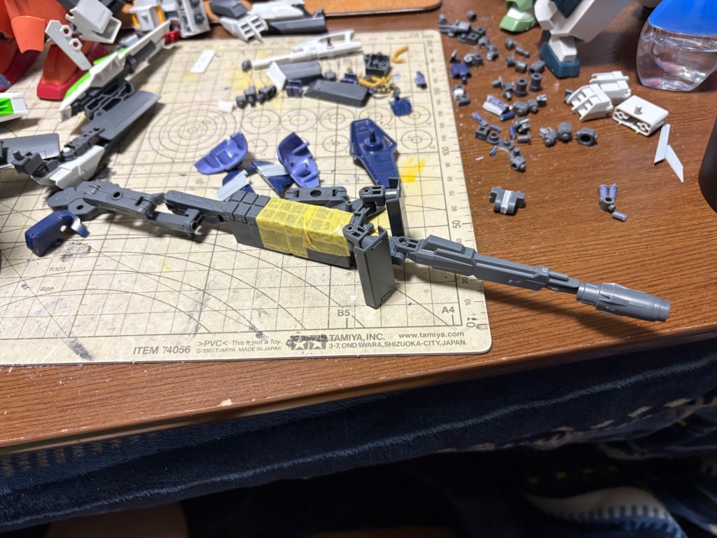 ライフルはボールデンアームアームズのミサイルユニットを核にパワードアームズパワーダーとライフルとミサイルパーツで構成。