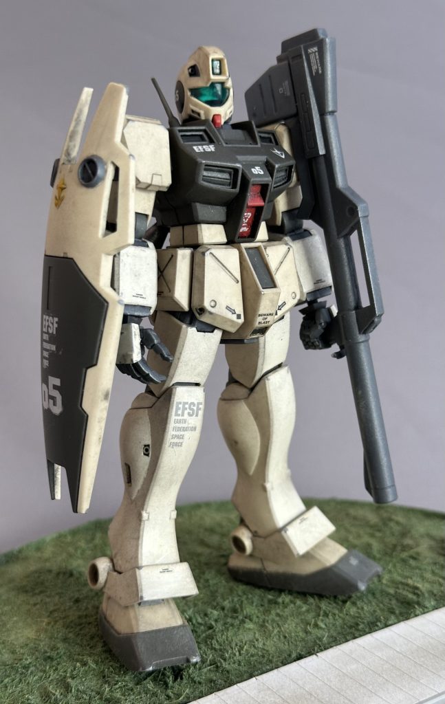 というわけで、過去作ジム・コマンド（コロニー戦仕様）の改修でした。古いキットなので関節可動範囲が限定されています。ジムコマ宇宙に着手する際はそのあたりも弄りたいところです。ジムの日に投稿するため午前有給をいただきました。では仕事に行ってきま〜すｗ