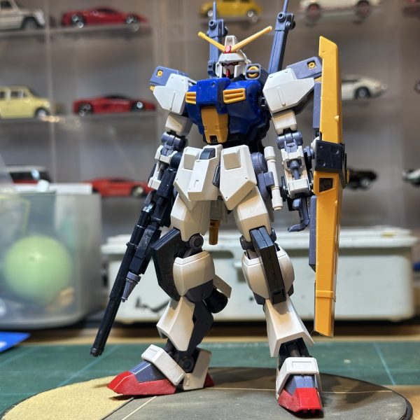 春のパチ組祭り開催中です。今宵はDガンダムファーストです。宇宙世紀のガンダム？というか、モビルスーツですらない？なのに、意外とカッコいい‼️というかなんか?熱い！！モビルスーツのフォーマットに則らない面白さ?満載です。セカンド販売決定で、現在、このファーストも再販されてマス（2枚目）