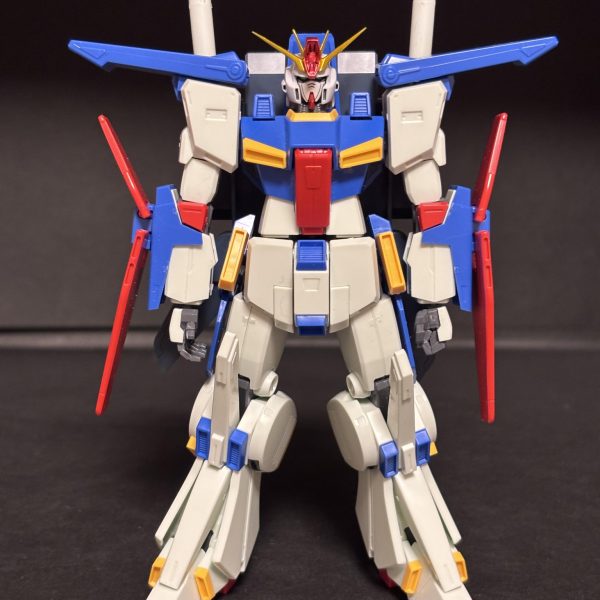 MGフルアーマーZZ verカトキにHGUC ZZを寄せて行こうの第8週（〜4/19）です。お顔出来ました😆。MGフルアーマーZZのweb取説風に写真撮りました。結構満足してます🥰2枚目は改造前。3、4、5枚目は改造完了後。6、7枚目は素のボディに乗せた写真です。お顔が浮いてる笑。次週から脚のボリュームアップに取り掛かります👍（6枚目）