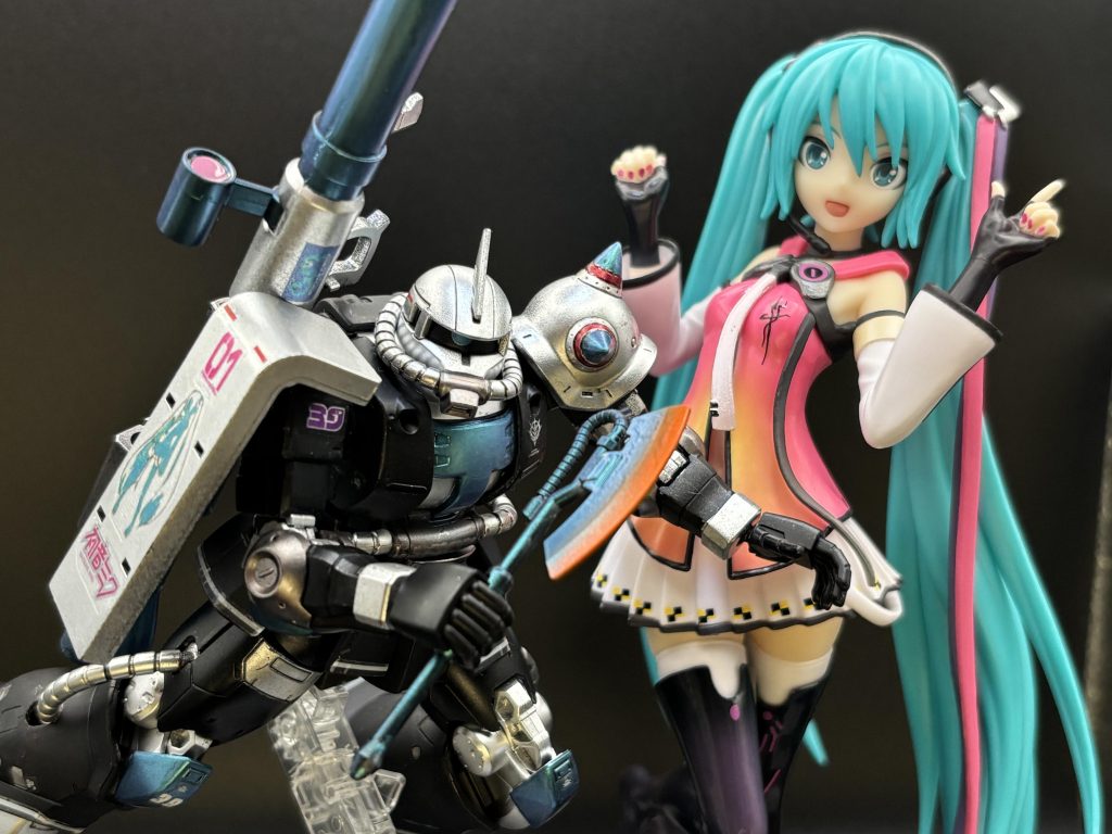 うちのミクさんと並べるといい感じに映えますね✨作ってよかったです。次回は鏡音リン・レンをイメージしたキットを紹介します。