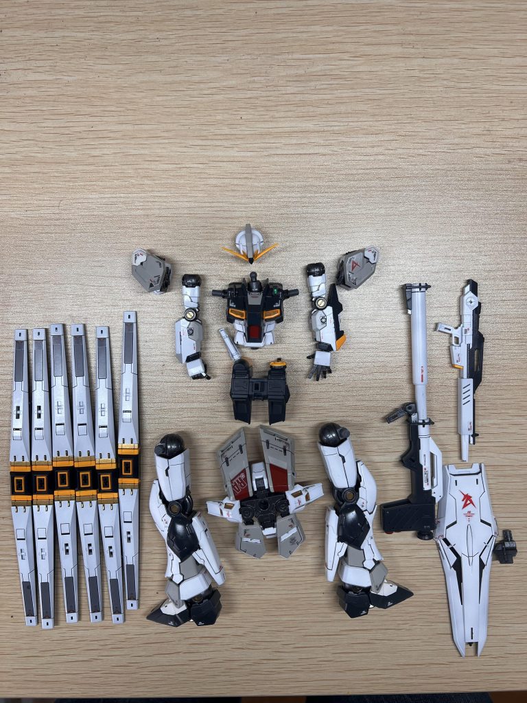 冒頭でも書きましたがホントに良キット。MGνガンダムver kaも積んであるので次に作成予定。なんとか年内にPGU組み立てたい！