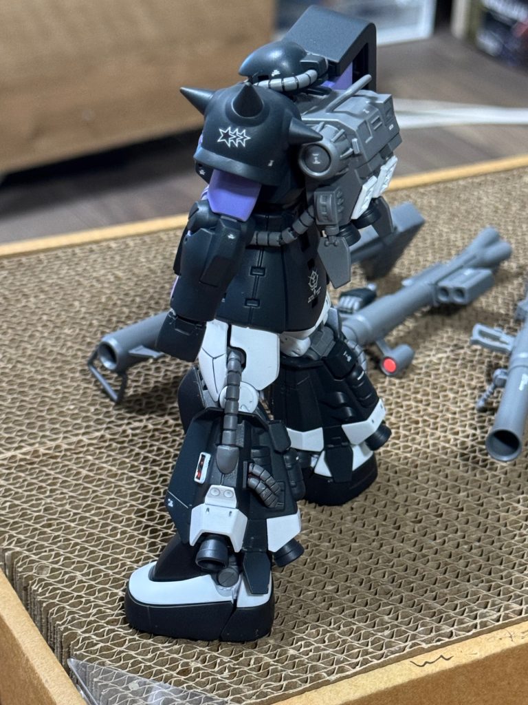 足もものパーツ同士の隙間が好きなんです。（削って少し広げています）