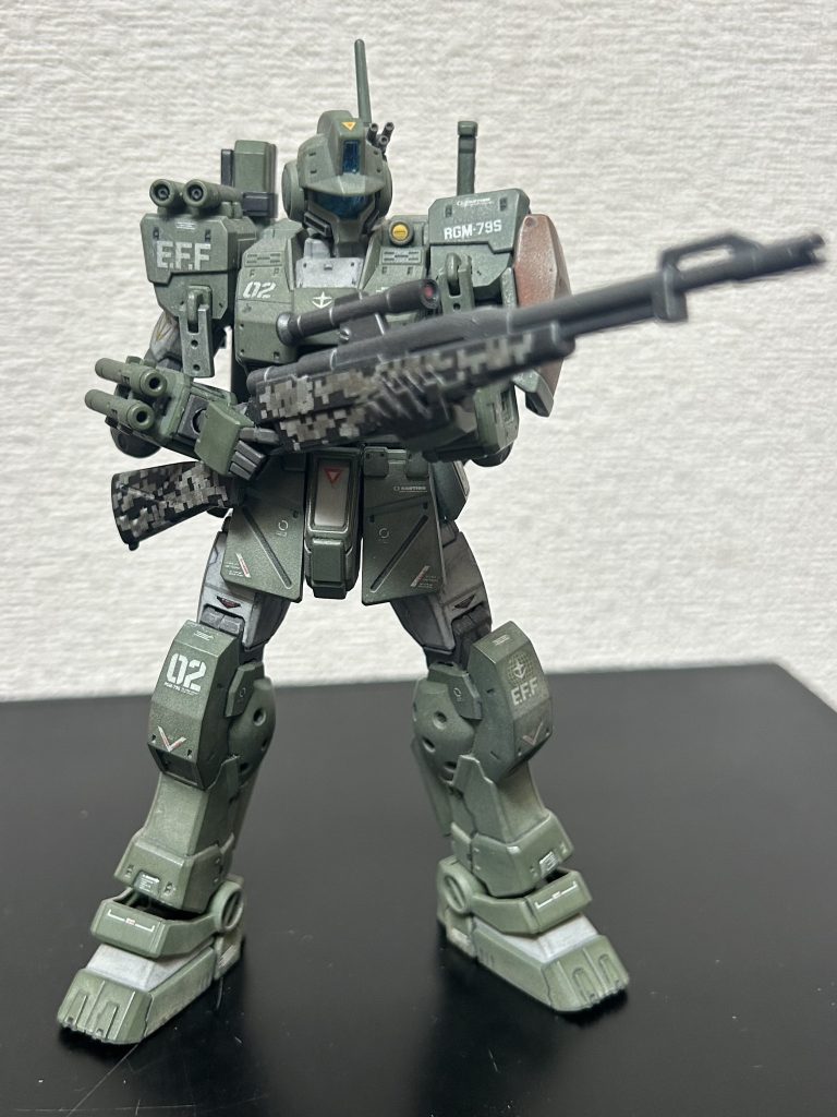 スパルタンにはジムスナの迷彩ライフルを持たせてみました。色味が合うかな？って。