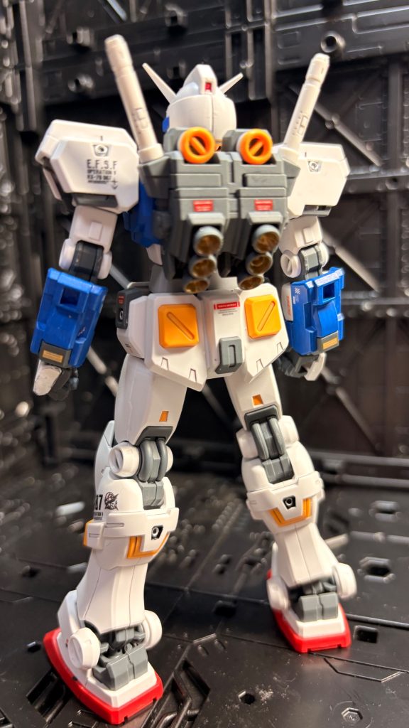ビームサーベルはRGガンダムGP-01FBのものに変更しました。