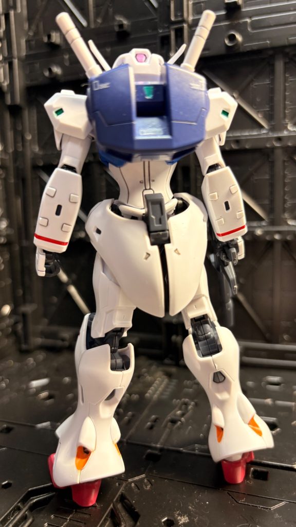 お尻のデザインは好みが分かれそうです。　私はまぁ…アリにしておきます。