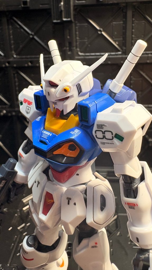ビームサーベルが長すぎてイヤでしたので、こちらはオリジンガンダムから転用してます。