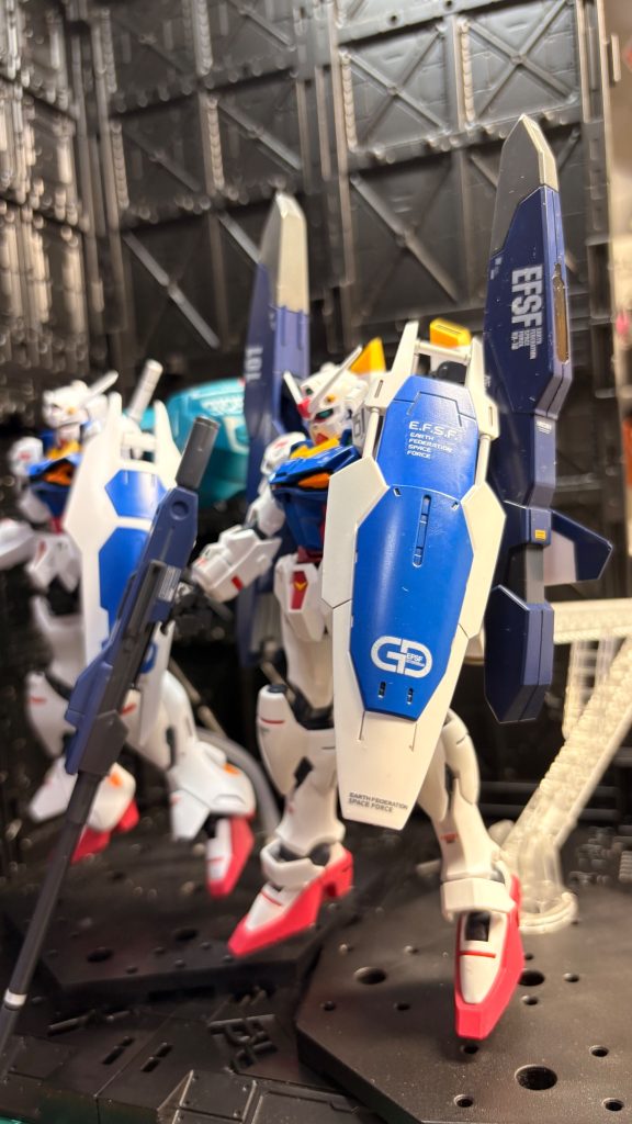 シールドはRG ガンダムGP01FBの物を転用。奥の試作機のシールドから洗練されてました！って事で。