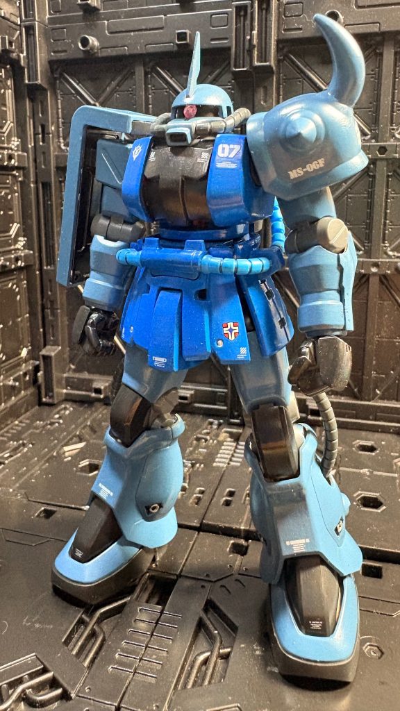 胸はジョニーライデンザク、それ以外はF2から。胸のダクトパイプはreviveグフから頂いてます。全てジャンクからの成りあがり❗️😅