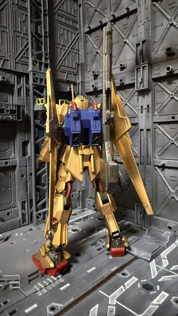 10年前の方はゴールド成型色にそのままゴールド吹いた記憶が…。下地って大事