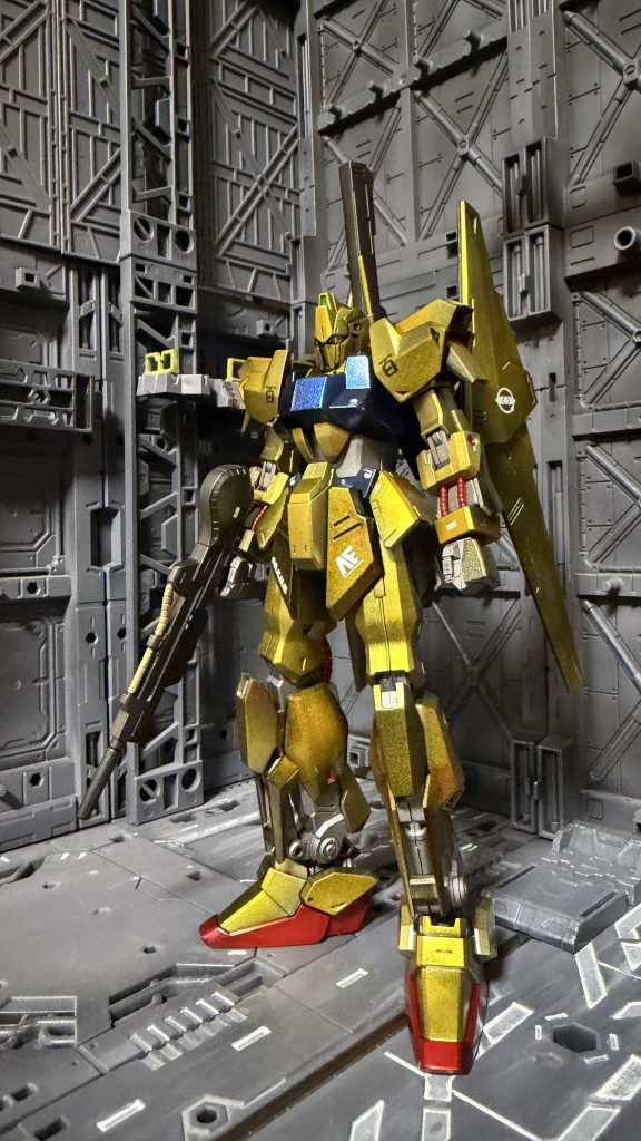 基本的に改造スキル低めの塗装派モデラーなので今回も塗装メインです　10年前はゴールド吹きっぱなしでしたが今回はキャンディ塗装となっています