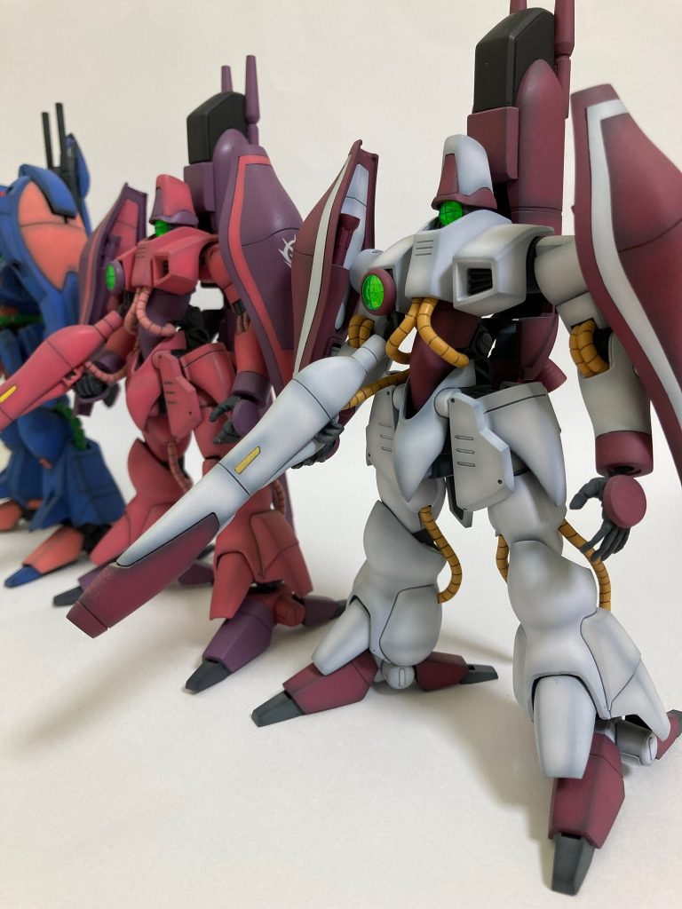 続いてハマーン様専用ガザC一回しか乗らなかったのでは？でもコクピットが良い匂いしそう✨乗り込んで深呼吸したい…(落ち着けオッさん…)