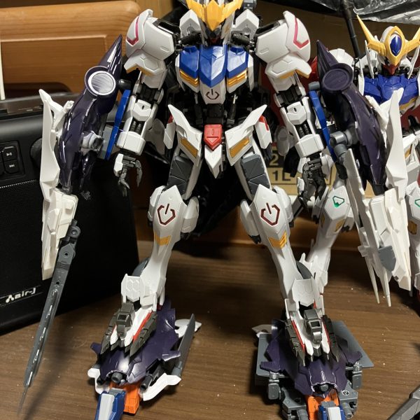 バルバトスと支援機を試しに合体させてみましたテーマとしては支援機との合体を意識してるのでここから色々付け加えようと思っています（2枚目）