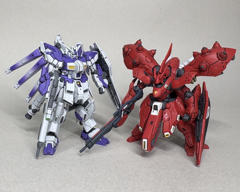 ガンダムアーティファクト1 ナイチンゲールと並べて　まえ5年前に作ったアーティファクト1のナイチンゲールと並べてみました。