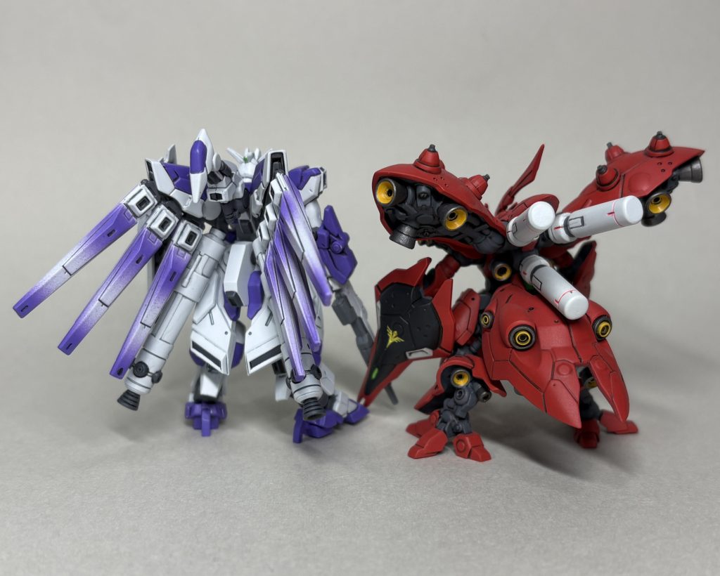 ガンダムアーティファクト1 ナイチンゲールと並べて　うしろ同時購入したこの2体を、5年越しで並べることができました😊