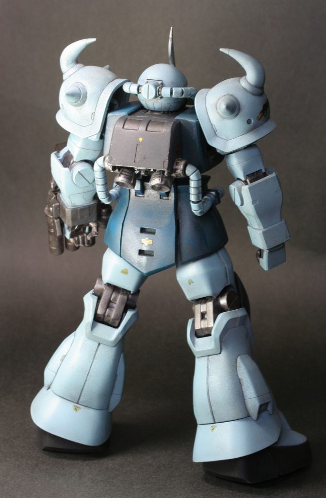 塗装の方は、サフの砂吹きを繰り返し、サフ研ぎも適当にして、梨地の下地にしました。サフも塗装も、相当厚塗りしています。ヒケやらなんやらを厚塗りで隠すという手です。