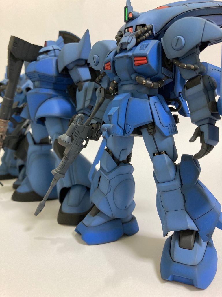 アイザック青の部隊ですね🟦✨パイプは多いしレドーム裏側のモノアイシールドのクリヤ化も大変でした…