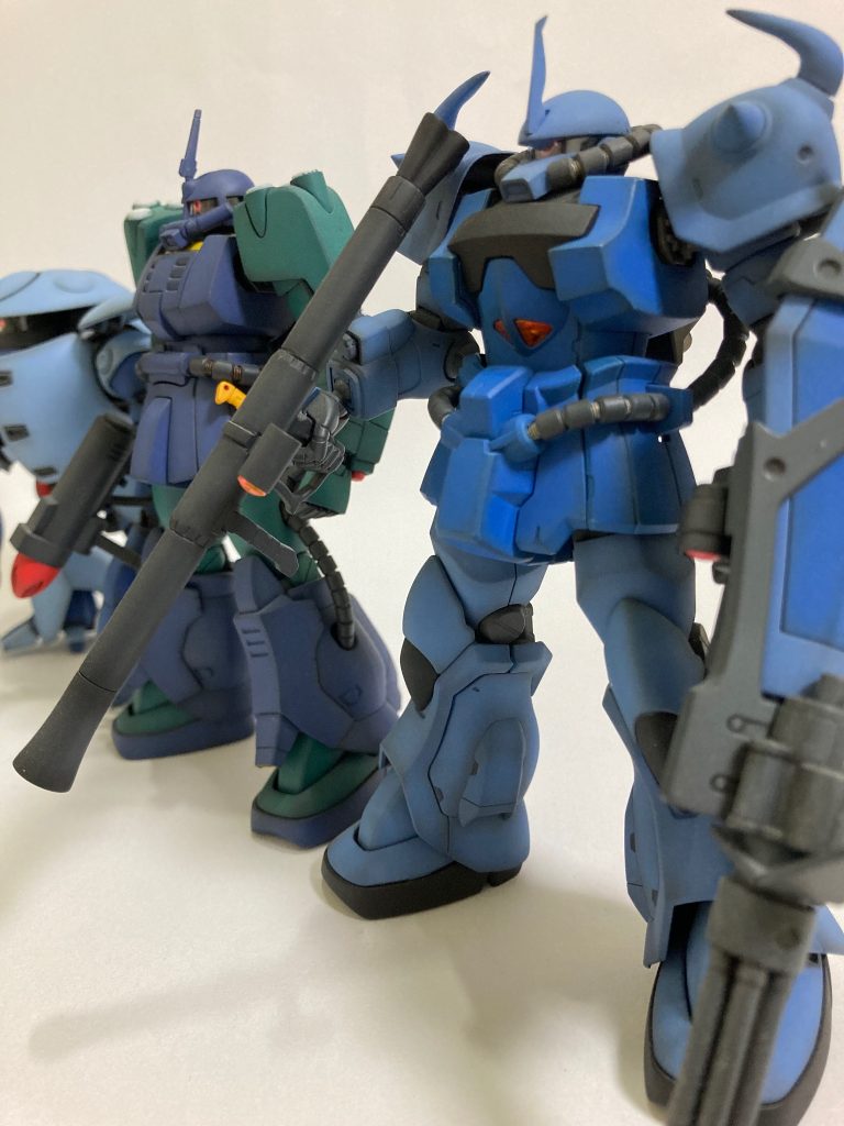 ディザートザ…グフ・カスタム(青の部隊仕様)はい…ディザートザクを2個作るのが非常に面倒なのでグフカスで代用…いっ…色はちゃんと青の部隊仕様なんだからねっ！(必死)