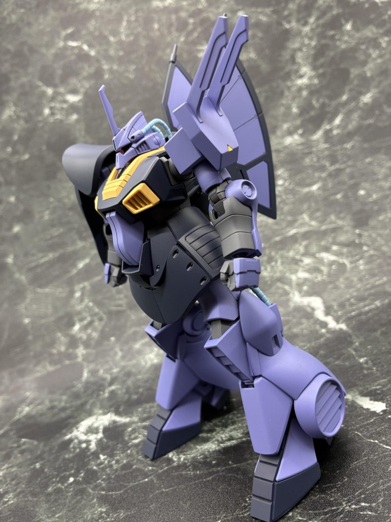 メインカラーの紫はエヴァパープルグレーです軟質素材のチューブのみそのままの色です&nbsp;マニピュレーターを30MMのハンドパーツに、モノアイや腕の一部分に同じく30MMのメタリックシールを使用しています