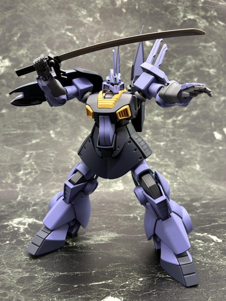 ちょっとスターウォーズのオビワンっぽく...