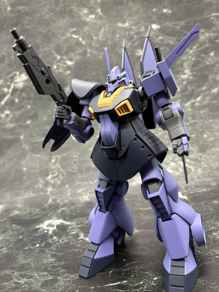 オリジナル武装として30MMスピナティオ戦国仕様の刀と銃を拝借しました刀はディジェの背面に懸架できるようにジャンクになっていたクレイバズーカの懸架部分を無理やり接着しました