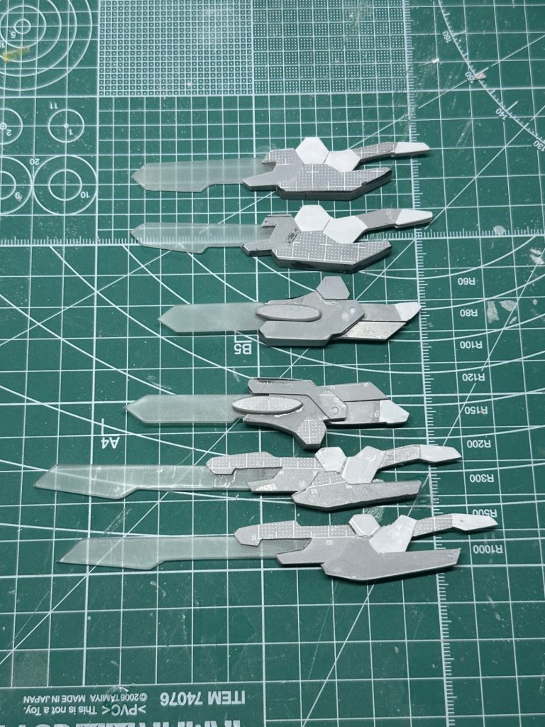 これらの武器はフルスクラッチで制作しましたまた、積層を利用することで塗装もしやすくなっています制作の中で一番大変でした