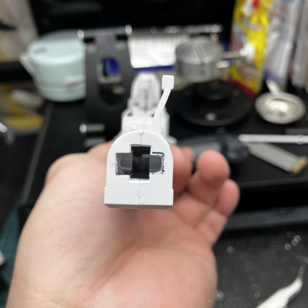 記録も兼ねて作成写真を…まだキャノンのみ後ハメ加工中ここから､プロペラントタンクとかブースターとかあるのかぁ…上半身は前屈み気味にしたいなぁと思う&nbsp;（2枚目）