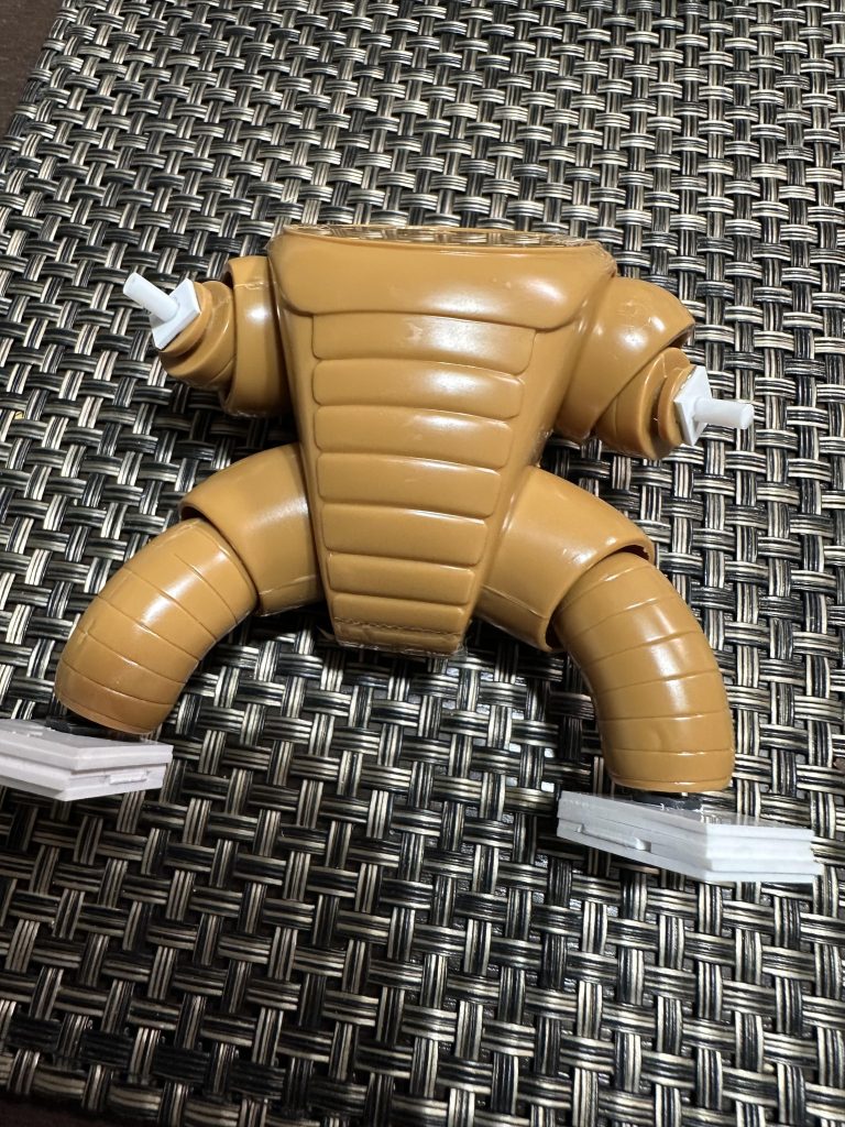 3/26 スリッパにつけるボールジョイントの受けを作成ステップドリル、アメイジングニッパーを使ったらサクサク進みました。