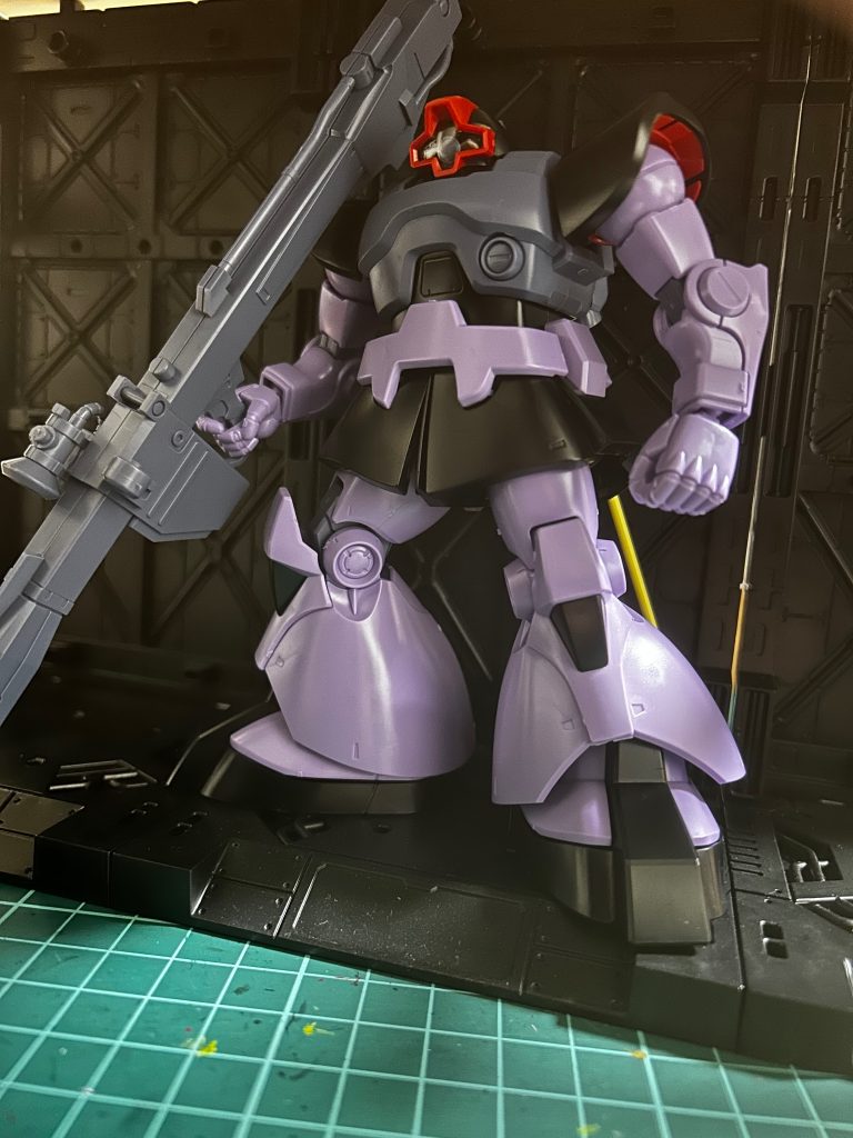 こうして素組みと比べるとやっぱり手間を加えただけかっこよくなりますね、プラモデルってこれだからやめられないですよね笑今回実は大きく失敗した所があって、トップコートが微妙に残ってた缶があったので使い切ろうとコーティングの半分くらいパーツに無理やり使ったら厚塗りになってしまったんです・・・・・・・・やっぱケチってやるのは良くないですねー写真では上手ーく隠れてます笑&nbsp;&nbsp;という事で今回も最後までご覧頂きありがとうございました〜素組みでももちろんカッコイイんですが凝り性なもので、時間をかけてチマチマ作るのが好きでなかなか完成まで時間がかかります笑この過程も楽しくて良いんですよね^^この作品がいいと思って頂いた方、気に入ってくれた方はいいね・フォローお待ちしてます！ご縁がありましたら次回もよろしくお願いしますー！