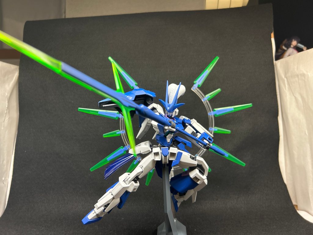 ここまで見ていただきありがとうございました。久しぶりにガンプラをいじりましたがやっぱり楽しいですね。結果的にはほぼ本体の組み替えという感じでしたがうまくまとめられてよかったです。最近積みプラもたまってきたので，またコツコツ作っていこうかと思います。それではまたどこかでお会いしましょう。