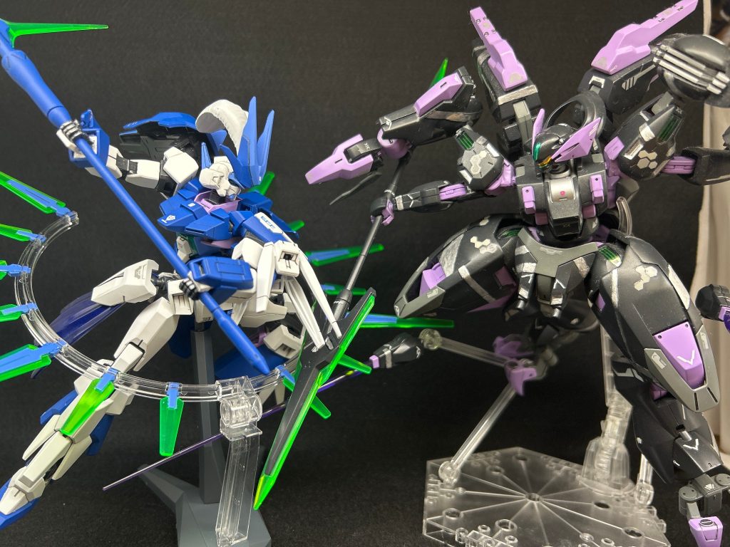 なんとなく過去作と並べて。いい感じに王国軍VS魔王軍みたいな見た目になりました。