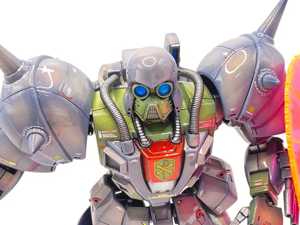 ロボットといえども躍動感は大事ですよね！人間らしい動き方は素直にカッコいいと思えます。そう！安彦良和先生が描くロボット画に慣れ親しんだ自分にとっては人間のような動きこそがグッ!!!ときます