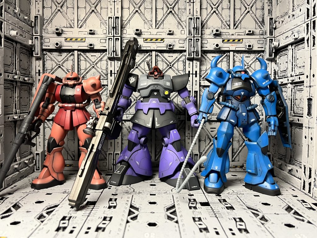 3体並べても違和感がないよう、同じテイストで制作しました。