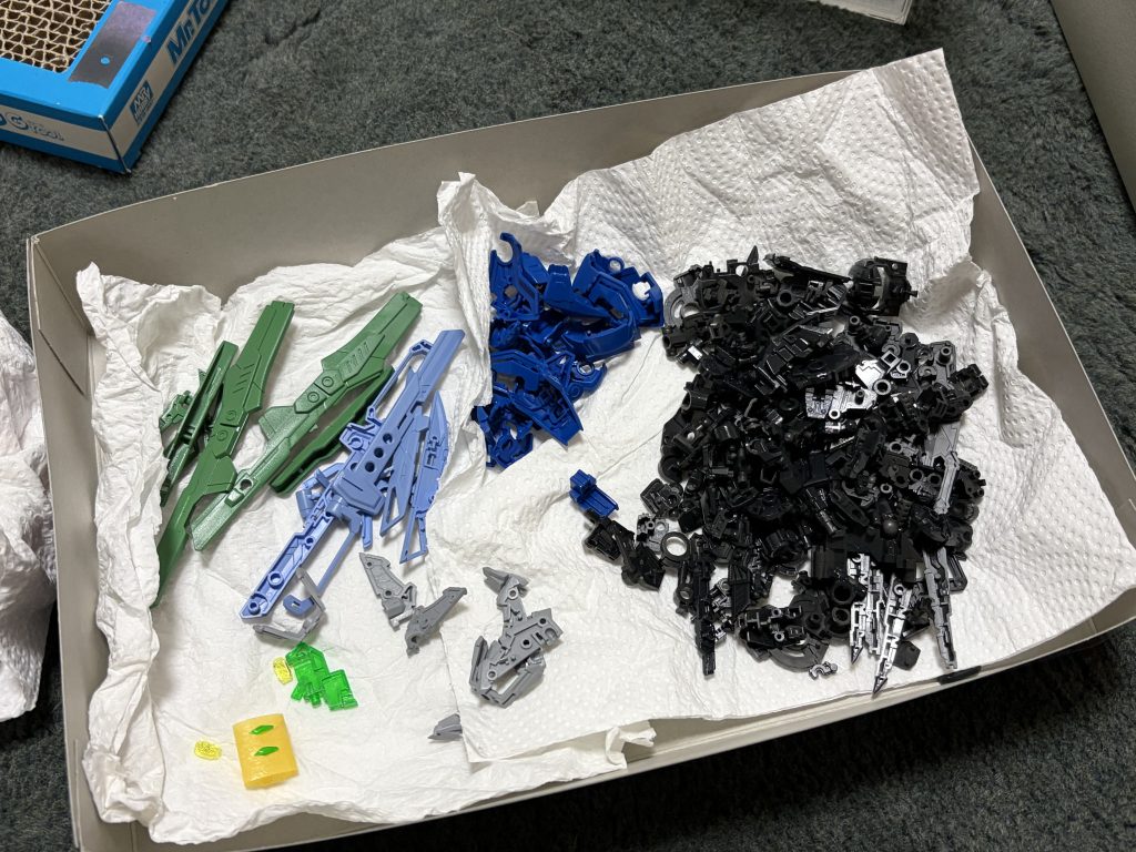 塗装後フレームの色を濃くしすぎてほぼ黒になってしまいました