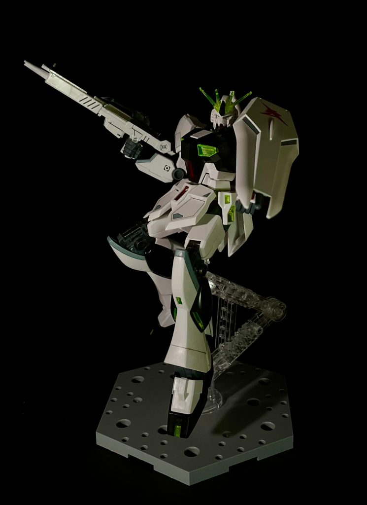 ミサイル発射シーン、ミサイル塗っｔ(ryこのポーズが一番お気に入りです、このまま部屋に飾っています