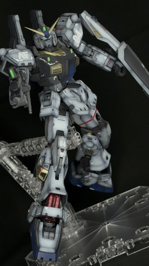 足首のシリンダーだけ無駄にキャンディ塗装です😁（ボディにコツコツとグラデーション入れてた時に気分転換にキャンディで遊びたくなった為w）