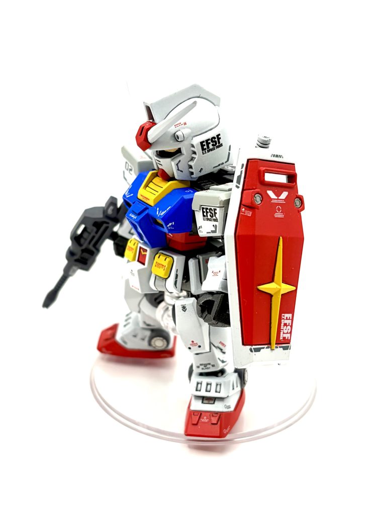 こちらは少し斜に構えて🙂一通りの継ぎ目消して、スジボリ追加、市販のディテールアップパーツ取り付け、デカールでガチャガチャにしています笑