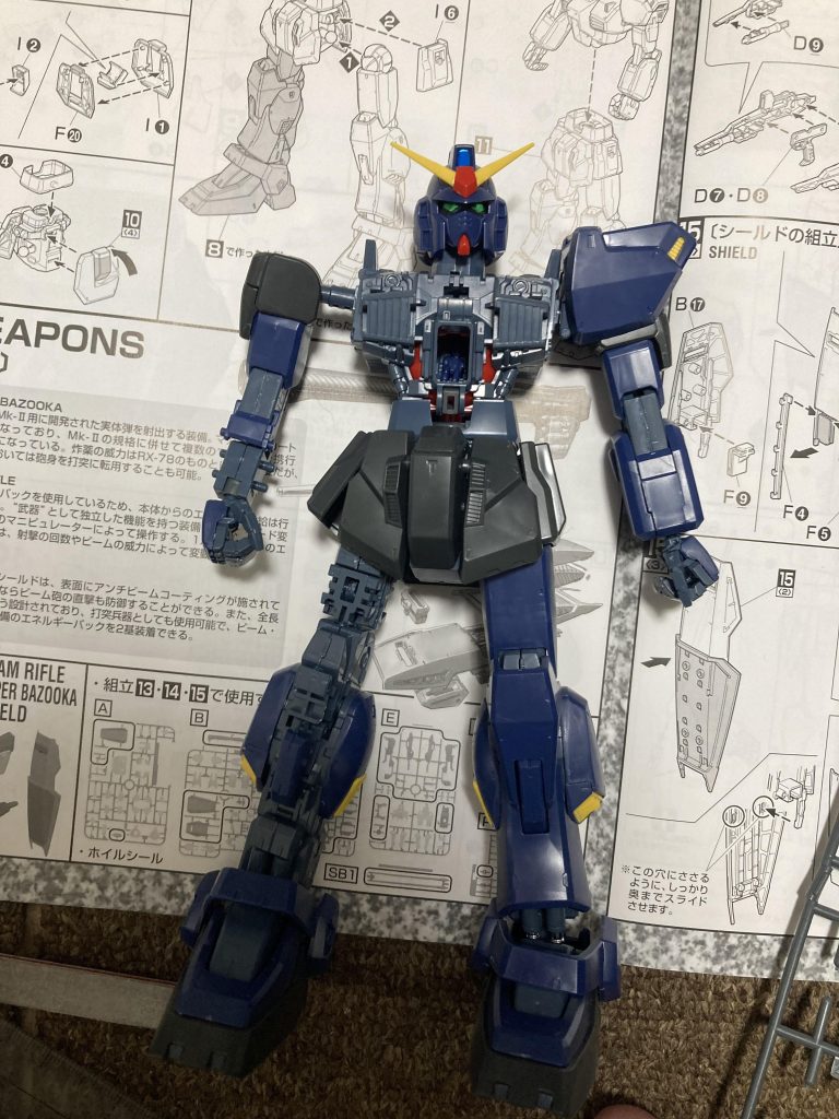MG ガンダム Mk-Ⅱ (ティターンズ) ver.2.0でした。作り終わって動かしてみて「可動がすごいな」と思いました。傑作と言われる理由がわかります。ビームサーベルのポージングもっとこだわりたかった…