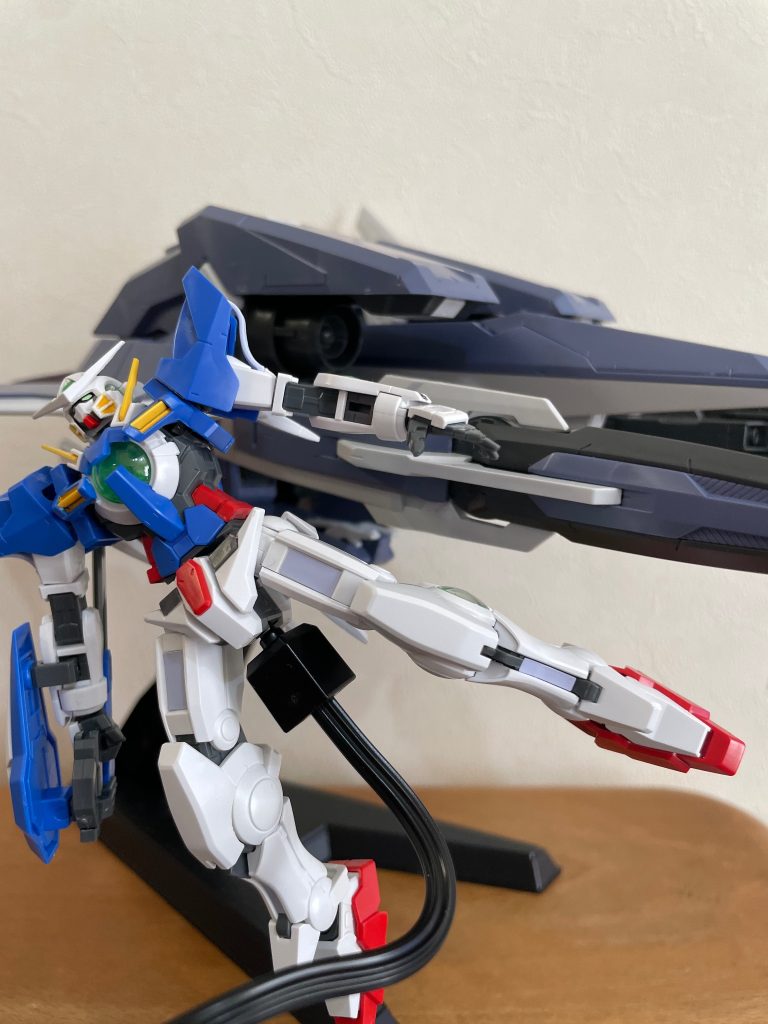 俺が、俺たちが、ガンダムだ！！以上ガンダムマーカーエクシアandGNアームズTYPE Eでした！マジでおすすめです！中古ショップやメルカリだと定価でどちらも安く売っているので気になっているのならば購入するのが吉だと思います！それではまた