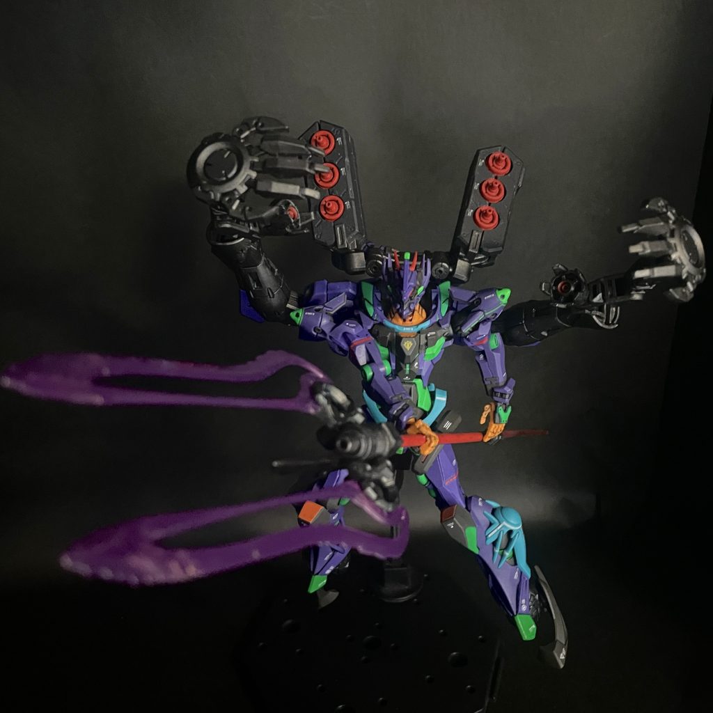 その際に背部ブースターはアーム展開可能